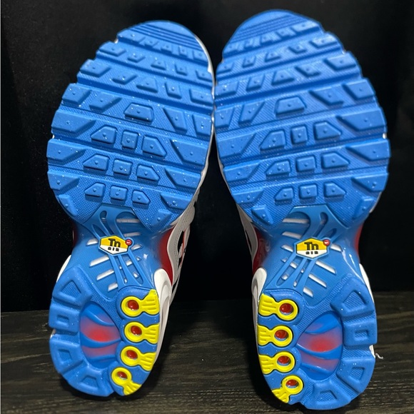 NIKE AIR MAX PLUS GS 'PLATINUM BLACK RED' YOUTH SIZE 5Y WOMEN’S 6.5 brand new - Picture 5 of 6